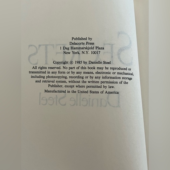 Danielle Steel, Secrets, Hardcover Book Club Edition 1985 - Picture 4 of 5